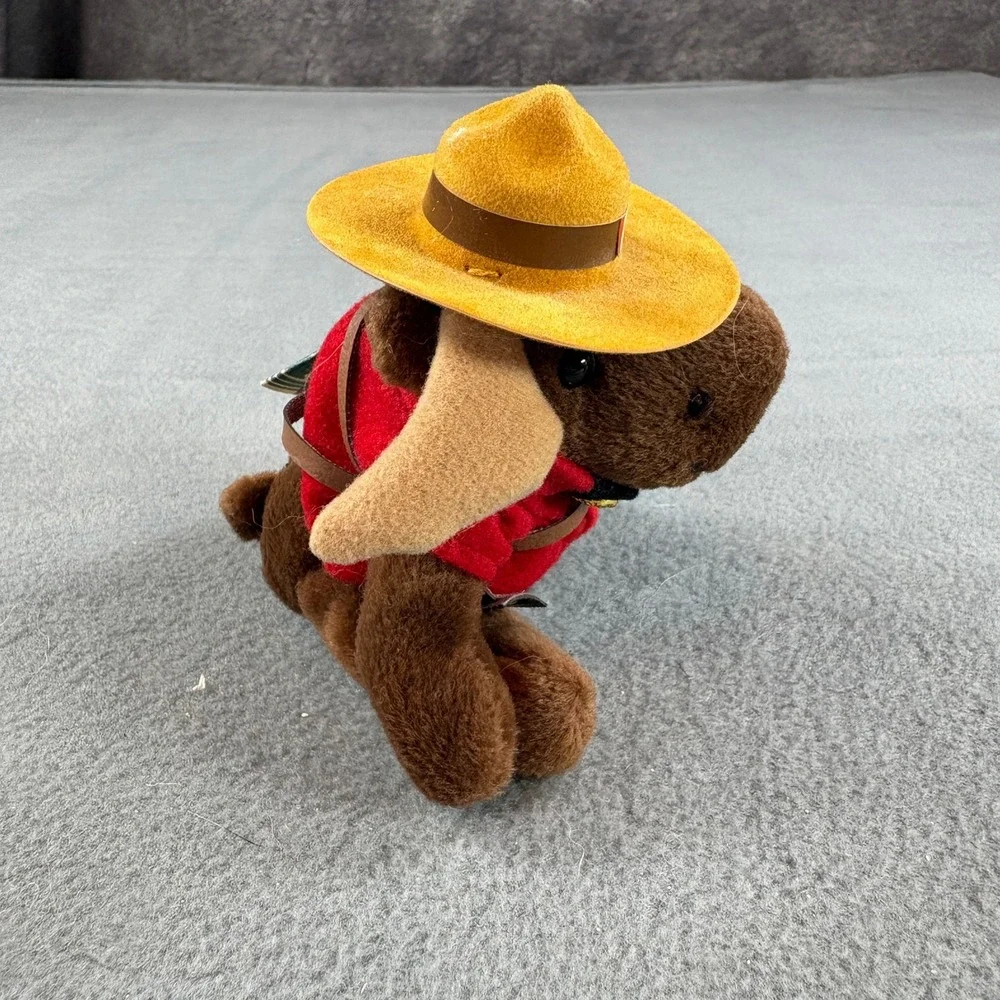RCMP Country Plush Moose 4 inch Sitting Mountie Canada Souvenir‎ NWT